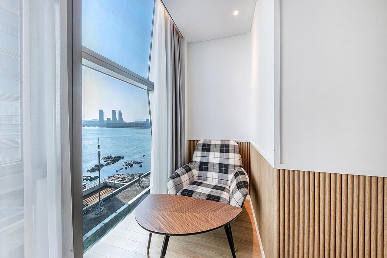 H Avenue Gwanganri Beach Busan Exterior photo