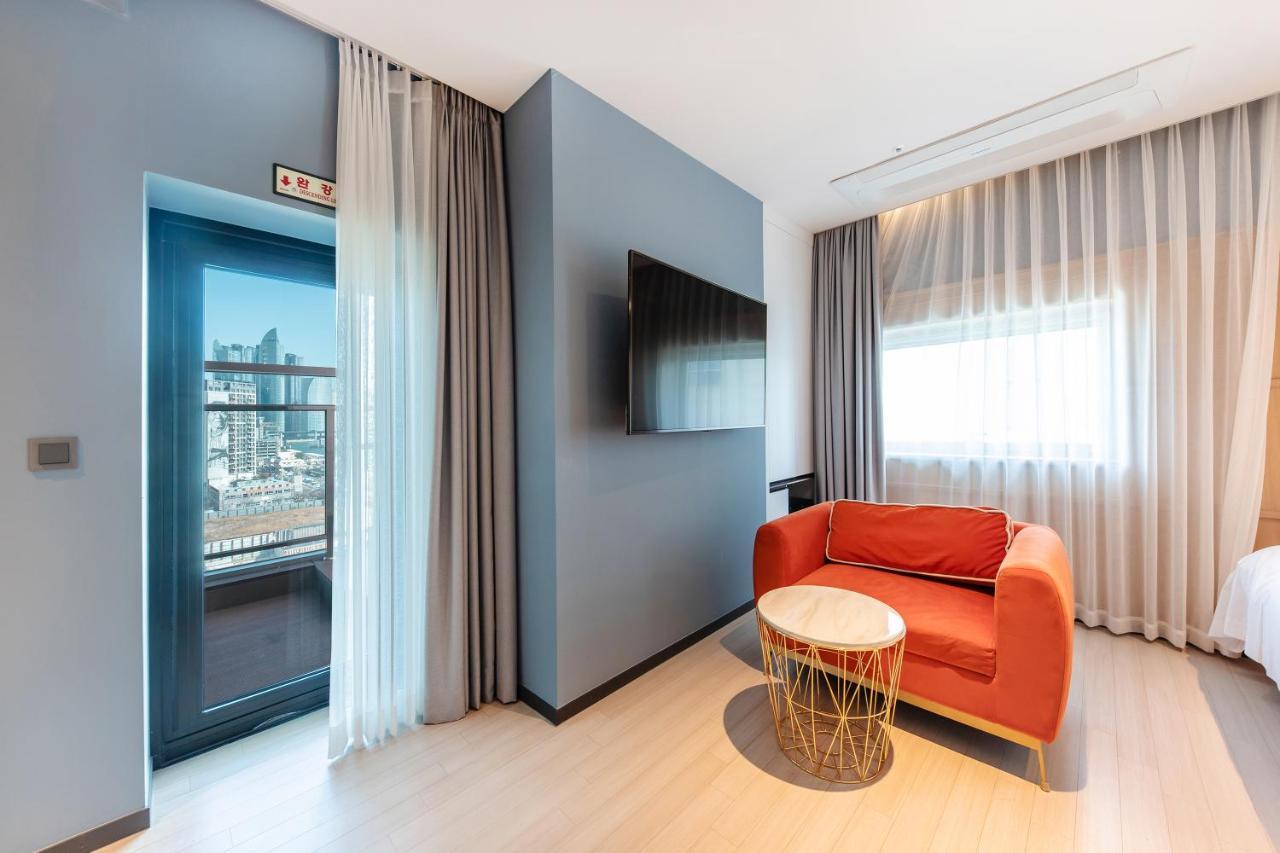 H Avenue Gwanganri Beach Busan Exterior photo