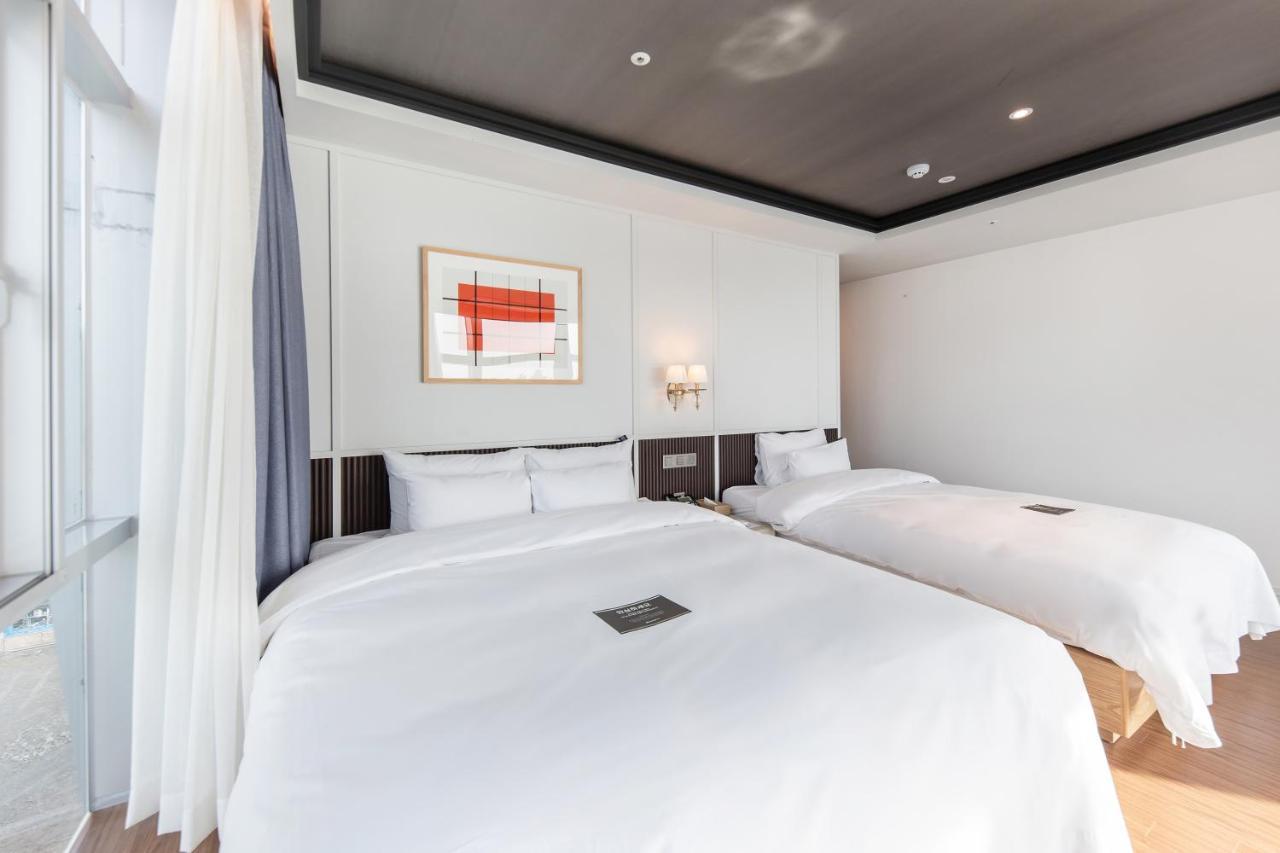 H Avenue Gwanganri Beach Busan Exterior photo